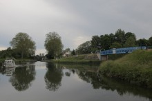 7 JUIN - LA PETITE SAÔNE CROISE UN AUTRE CANAL.
